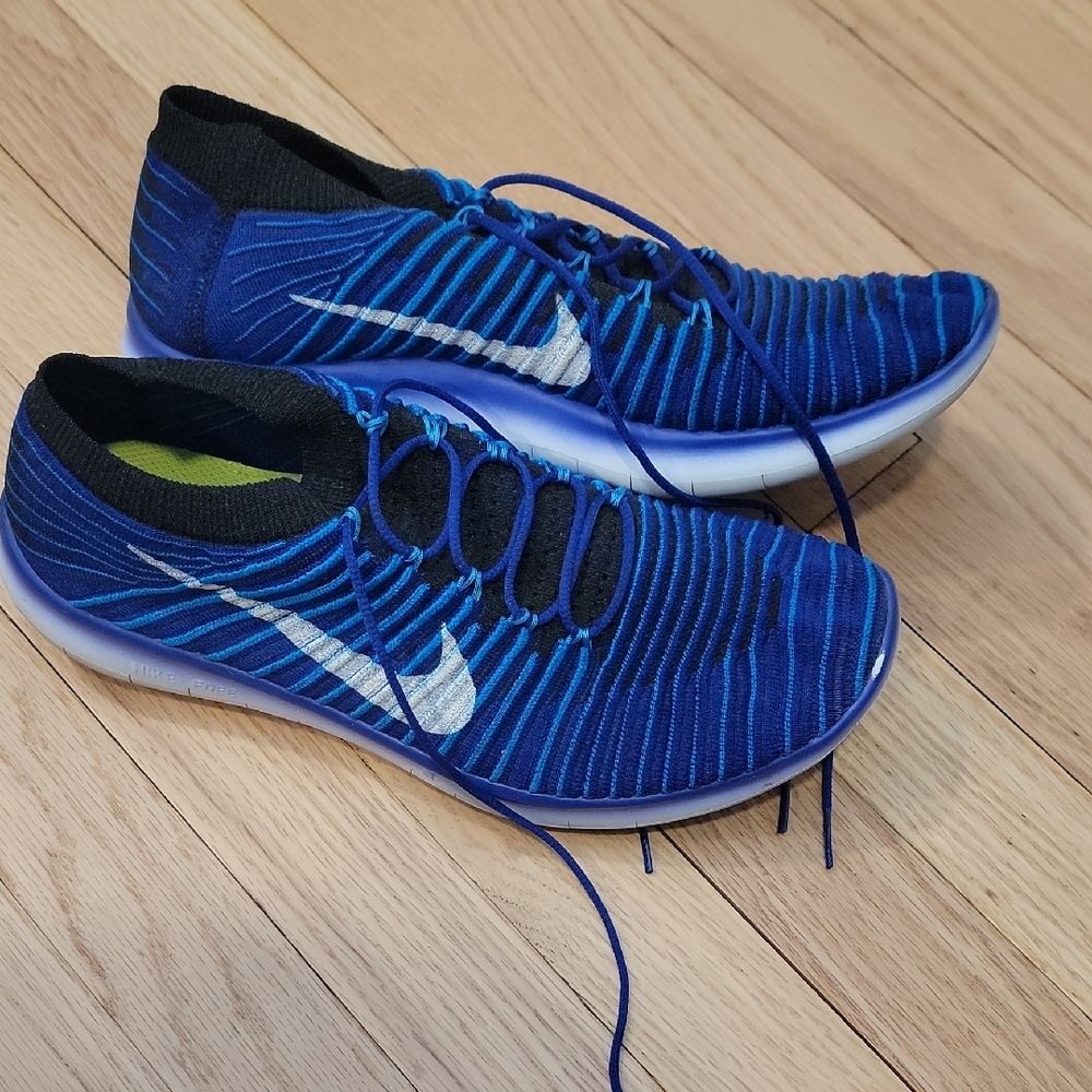 Nike Flyknit Sneakers